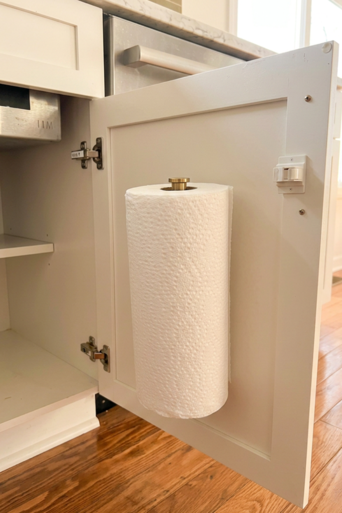 cabinet-door-paper-towel-holder